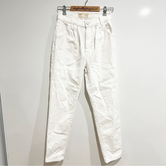 Current/Elliott Arroyo High Rise Pleated Jean in White - Picture 7 of 13